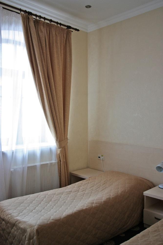Gonchar Hotel Kyiv Exterior photo
