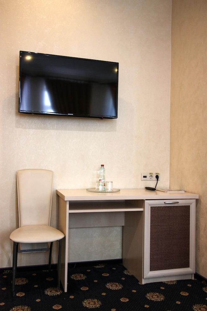 Gonchar Hotel Kyiv Exterior photo