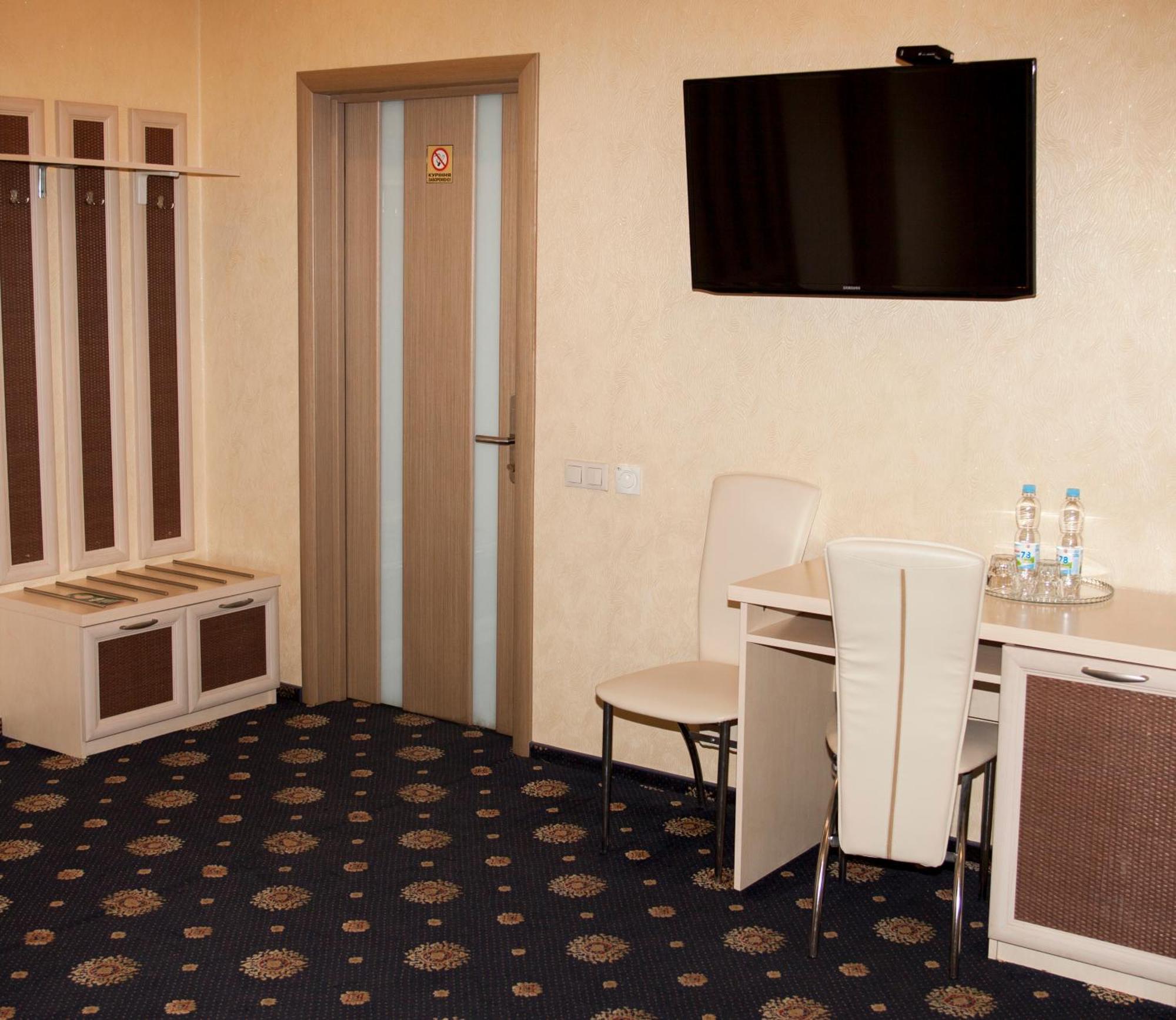 Gonchar Hotel Kyiv Exterior photo