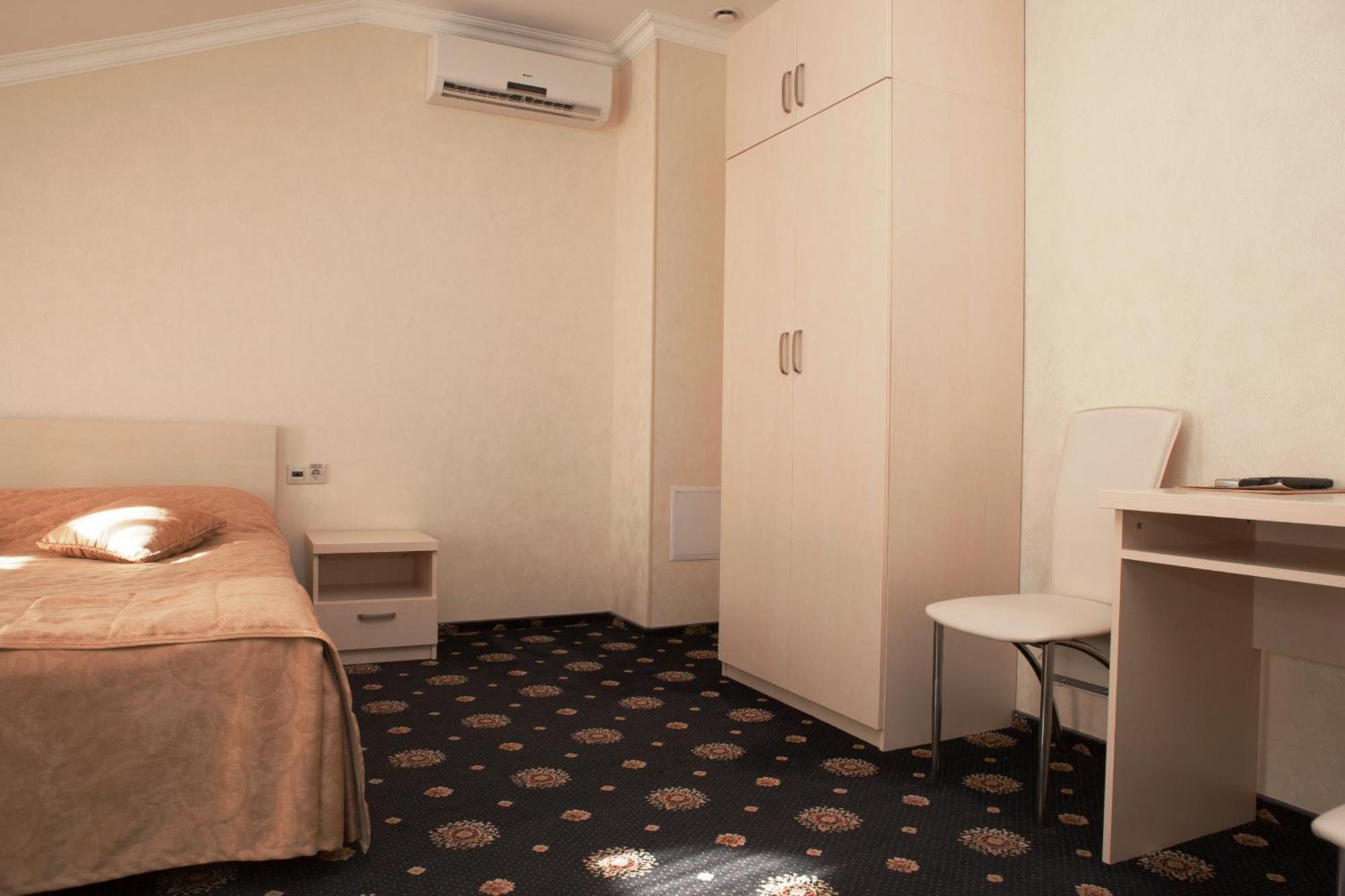 Gonchar Hotel Kyiv Room photo