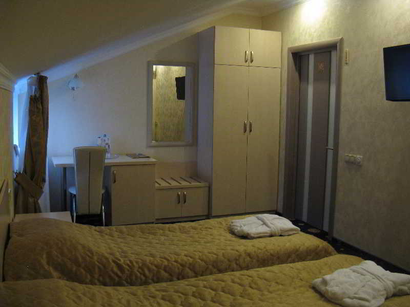 Gonchar Hotel Kyiv Exterior photo