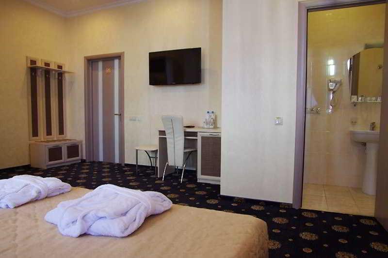 Gonchar Hotel Kyiv Exterior photo